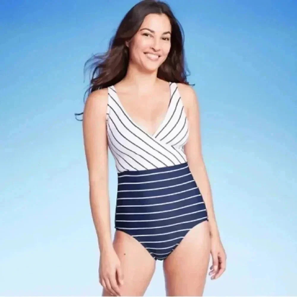 Kona Sol NWT Women’s Swimsuit - Medium